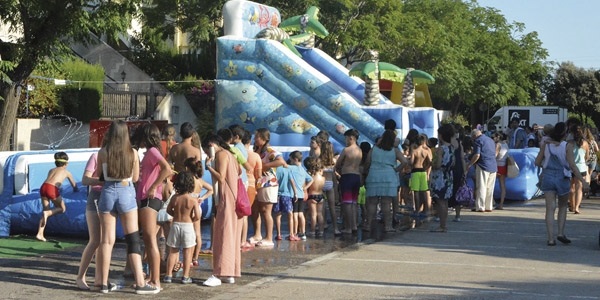 Esta vesprada Parc Aquàtic per a menudes i menuts